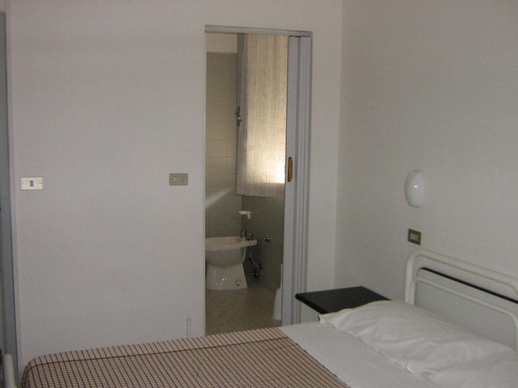 Hotel Ivette Rimini Room photo